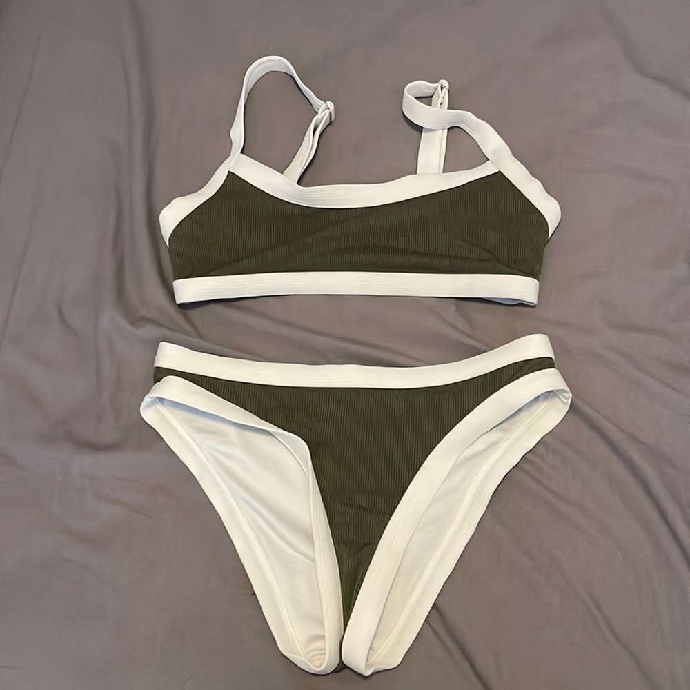 Bikini Bundle - Picture 2 of 5